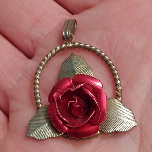 2 for $20 VTG Metallic Red Rose Pendant Green Leaf - Picture 3 of 6